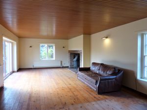 Sitting Room- click for photo gallery